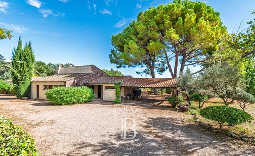 Casa a Bagnols-en-Forêt, Provenza-Alpi-Costa Azzurra, Francia 1