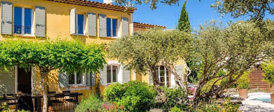 Villa in Saint-Rémy-de-Provence, Provence-Alpes-Côte d'Azur, France 1 - 19077914