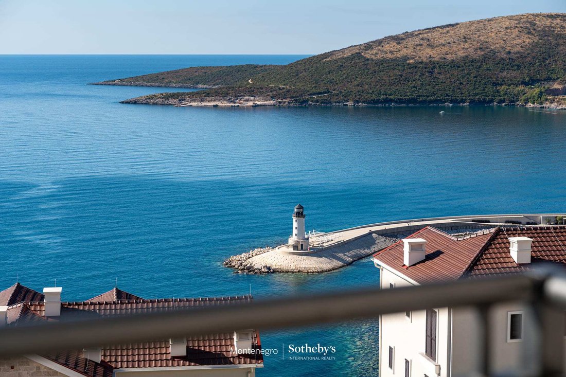 Apartment in Milovići, Tivat Municipality, Montenegro 1 - 19081316