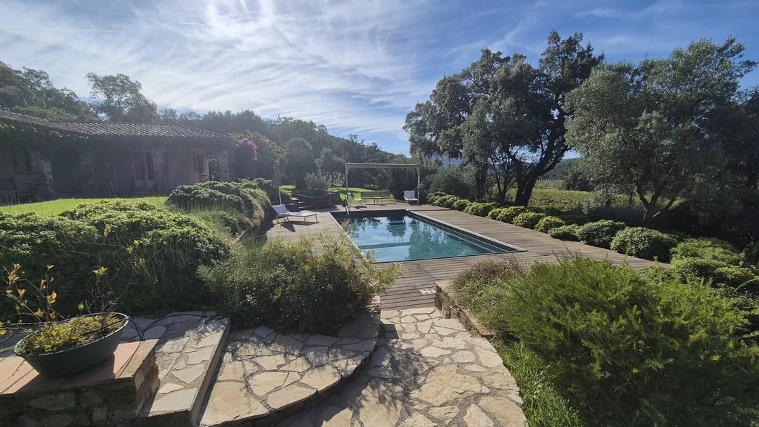 Estate in Le Plan-de-la-Tour, Provence-Alpes-Côte d'Azur, France 5 - 19079257