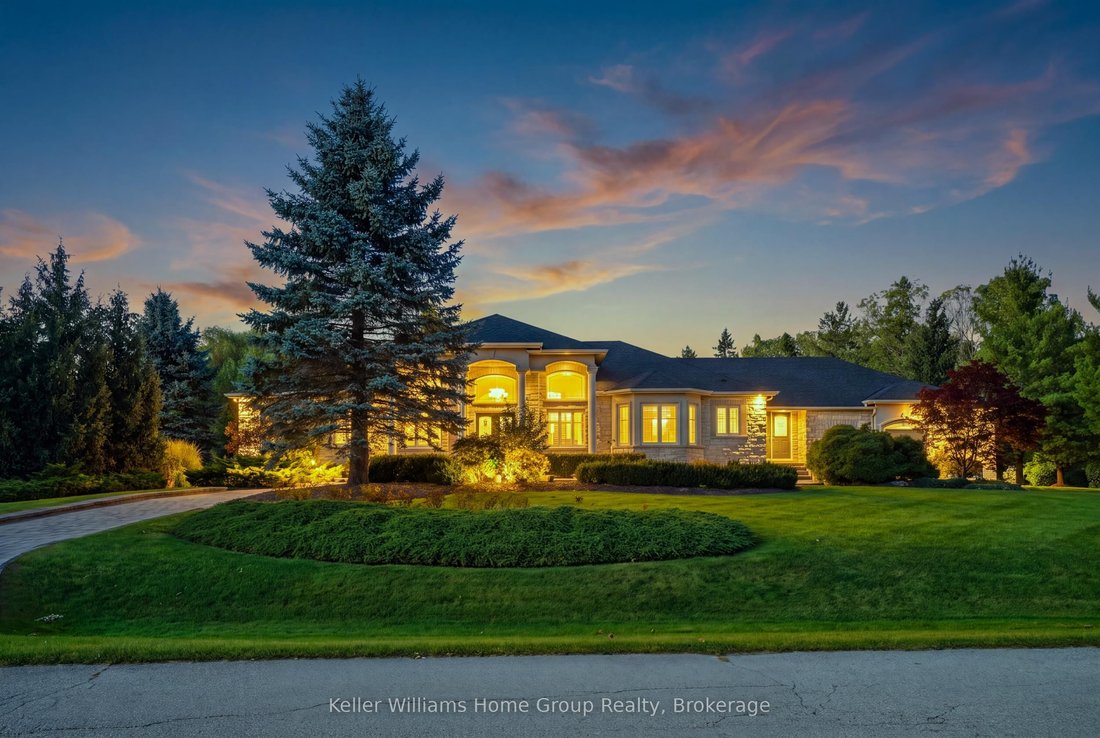 House in Cambridge, Ontario, Canada 2 - 19079528