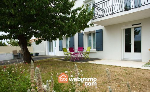 House in Nord, Nieul-sur-Mer, France 1