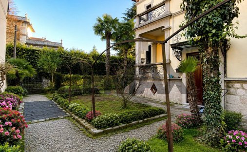 Villa in Lesa, Piedmont, Italy 1