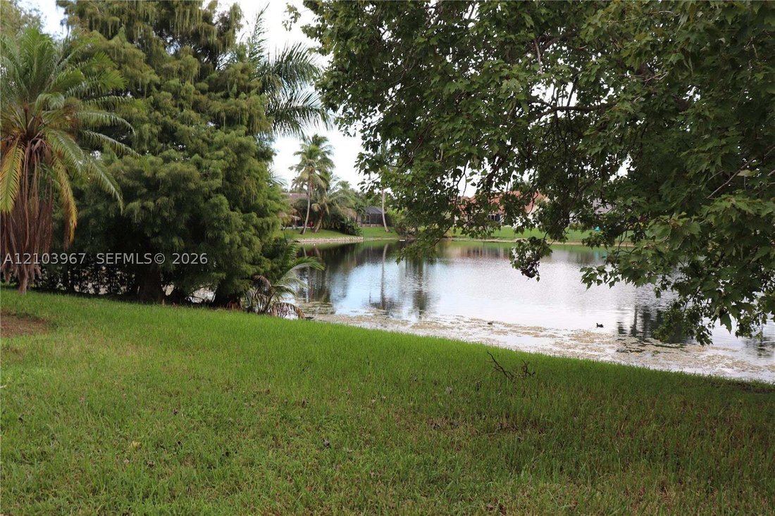 Casa a Pembroke Pines, Florida, Stati Uniti 4 - 19078810