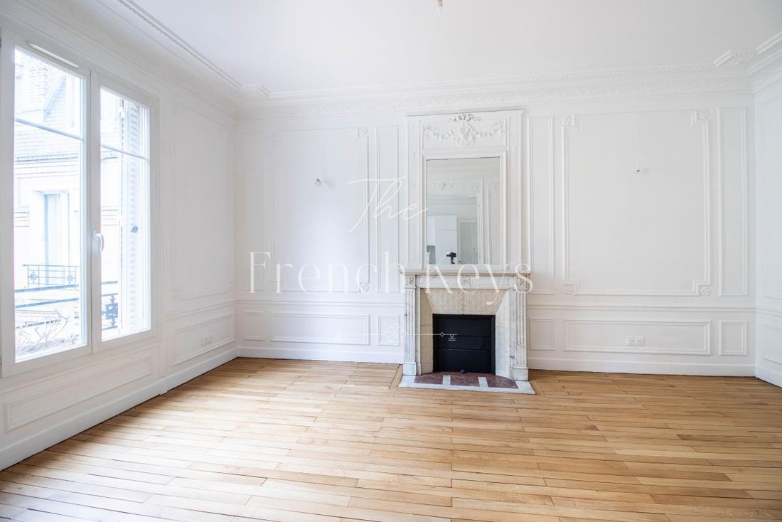 Apartment in Pereire-Malesherbes, Paris 17e Arrondissement, Paris 4 - 19083885