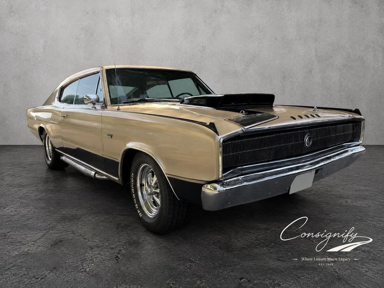 Coupe in Glendale, United States 1 - 18817224