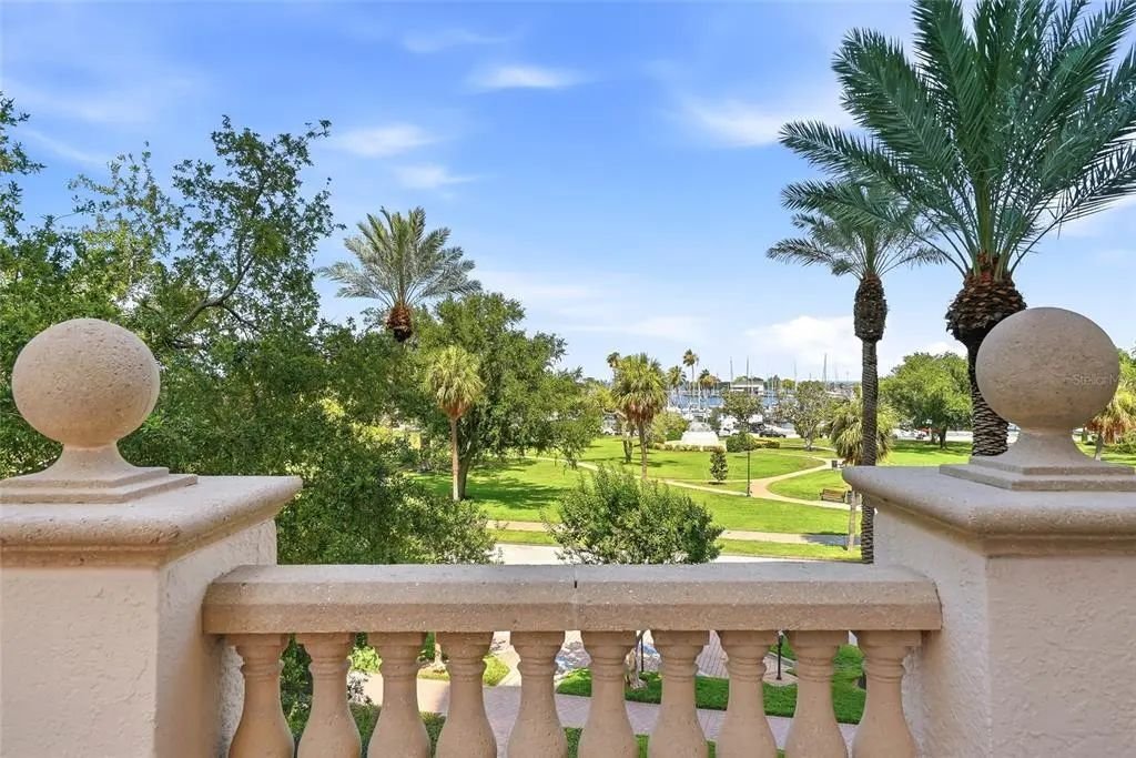 Condo in St. Petersburg, Florida, United States 1 - 19082190
