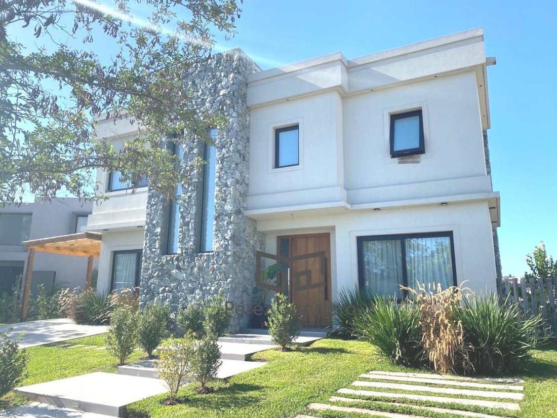 Casa en Belén de Escobar, Provincia de Buenos Aires, Argentina 2 - 19080326