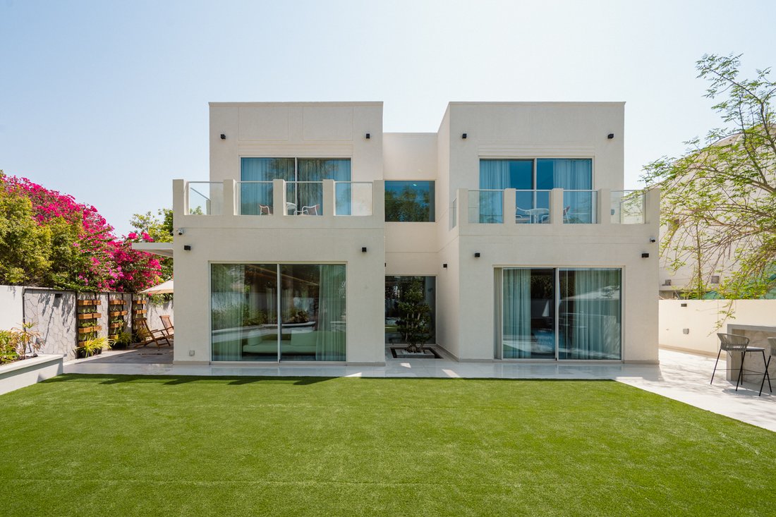 Villa in Al Wasl, Dubai, United Arab Emirates 5 - 19076368