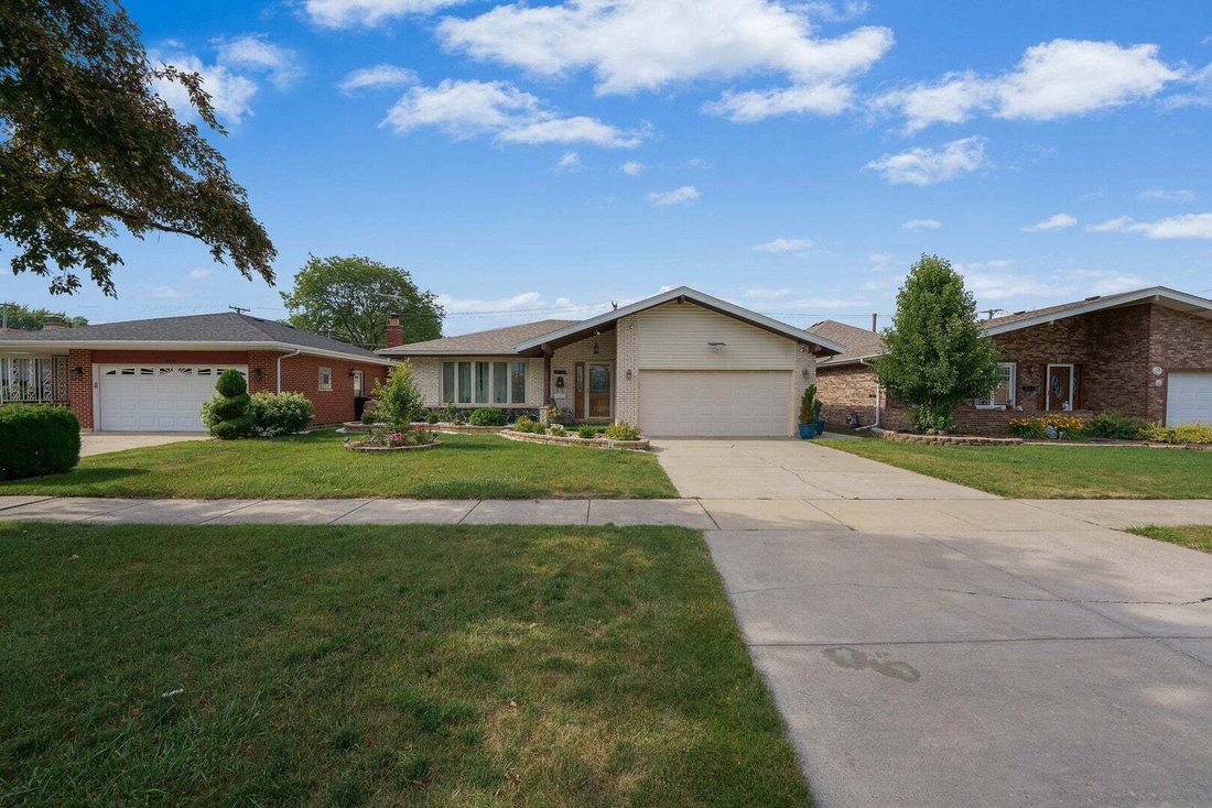 House in Oak Lawn, Illinois, United States 3 - 19082788