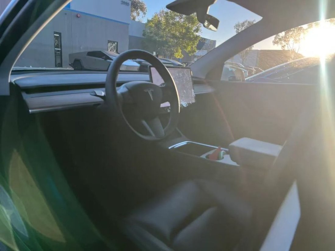 Suv in Costa Mesa, CA, United States 3 - 19081623