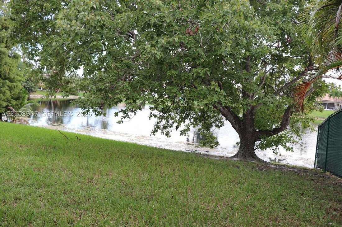 Casa a Pembroke Pines, Florida, Stati Uniti 3 - 19078810