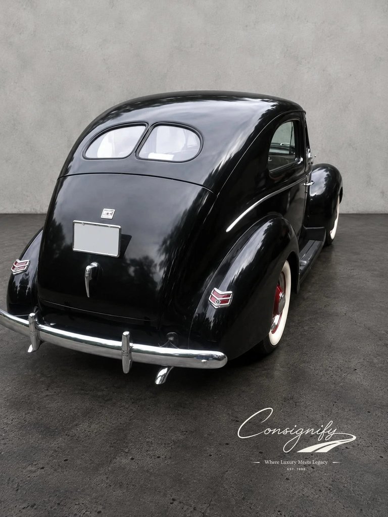 Coupe in Glendale, United States 3 - 14983244