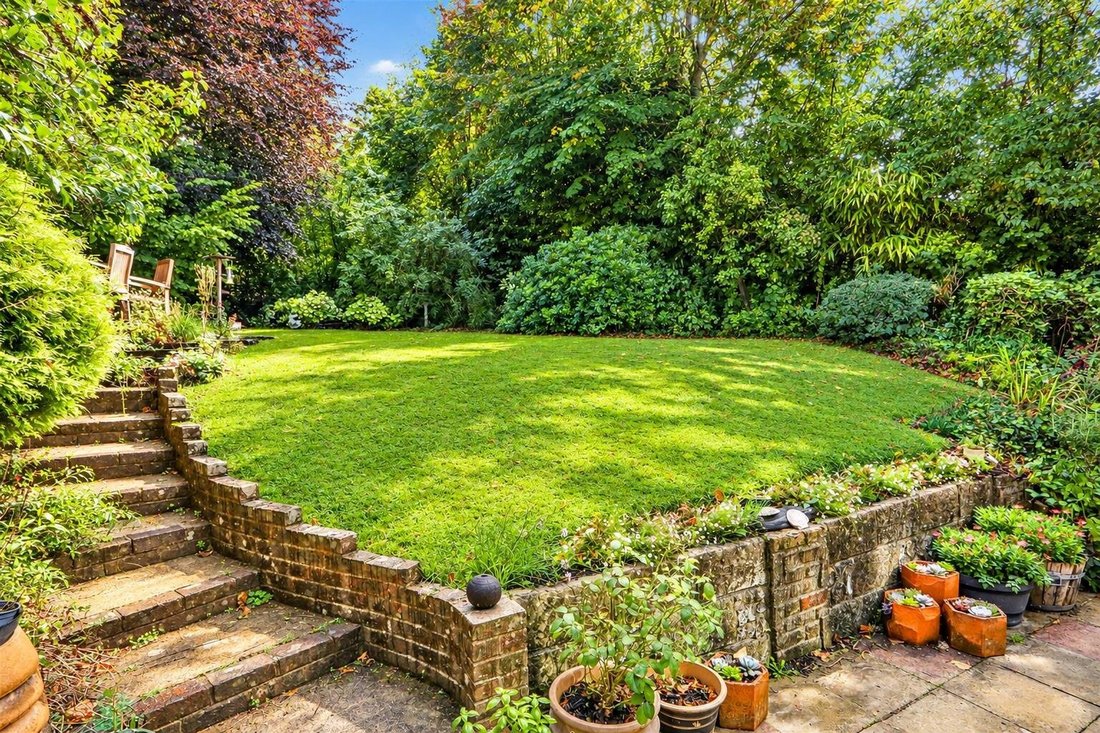 House in Woodcote Grove, London Borough of Croydon, England 5 - 16776901