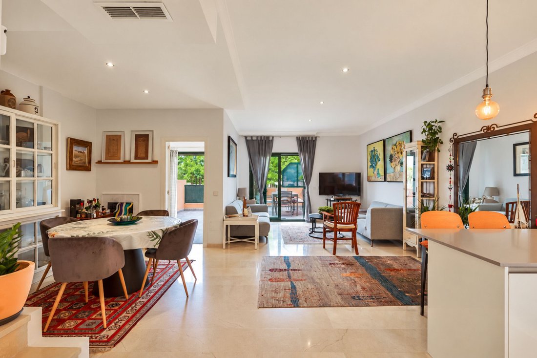 House in Elviria-Cabopino, Marbella, Spain 2 - 19083028