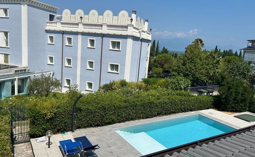 Villa a Rivoltella, Desenzano del Garda, Lombardia 1
