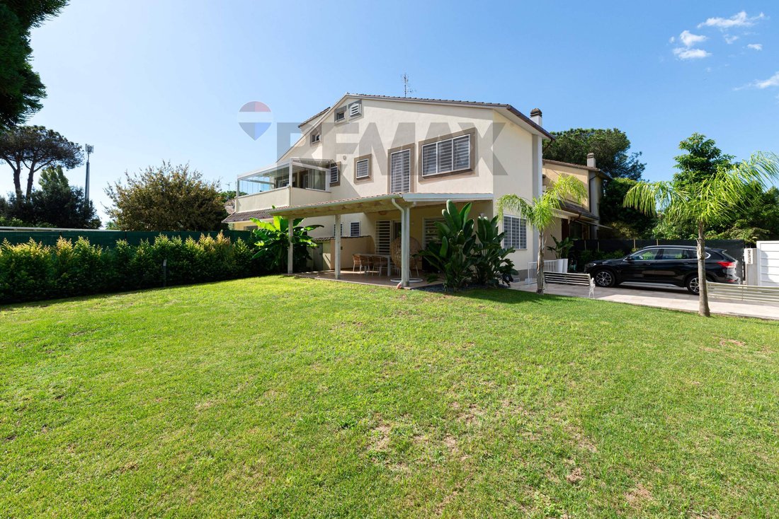 Villa in Infernetto, Rome, Lazio 1 - 19076146