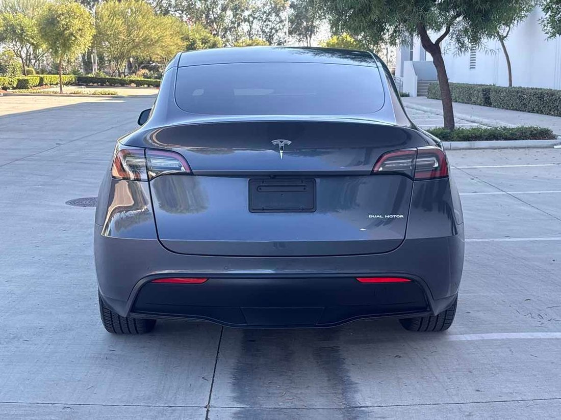 Suv in Rialto, CA, United States 4 - 19079215