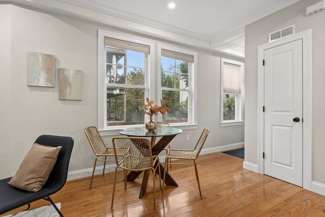 Condo in Arlington, Massachusetts, United States 3 - 19076123