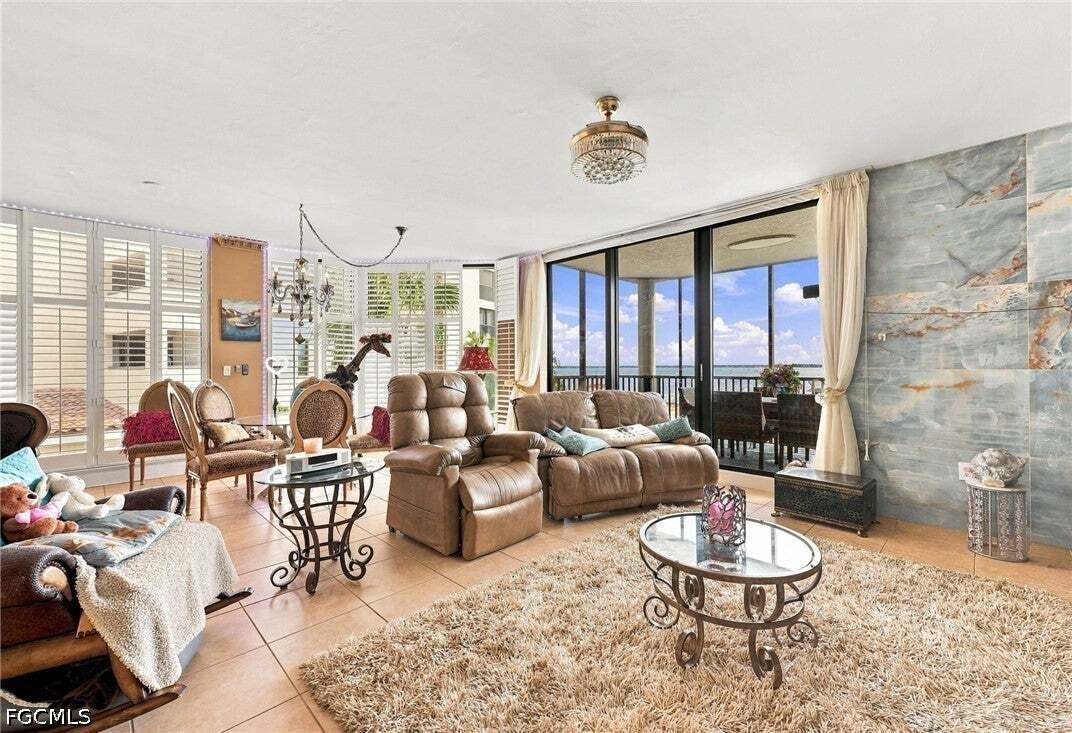 Condo in Cape Coral, Florida, United States 5 - 19082580
