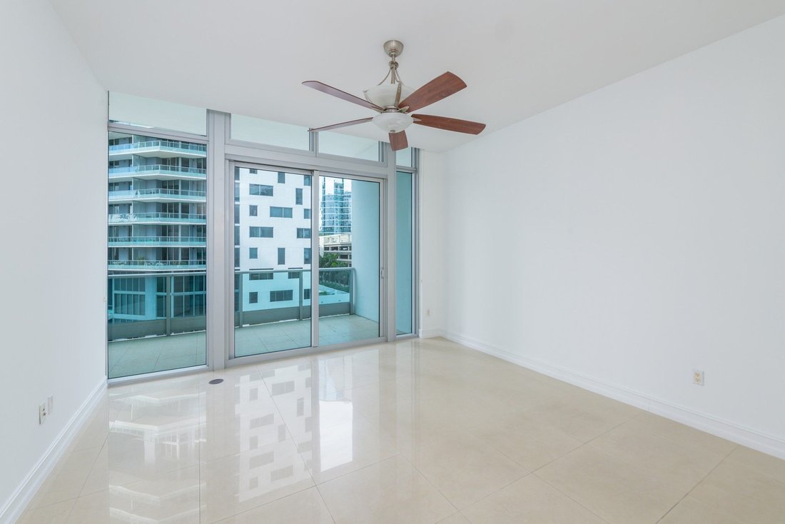 Condo in Miami, Florida, United States 1 - 19076088