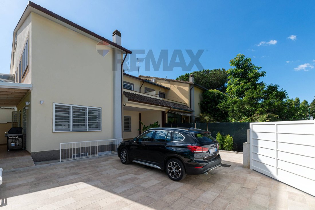 Villa in Infernetto, Rome, Lazio 4 - 19076146