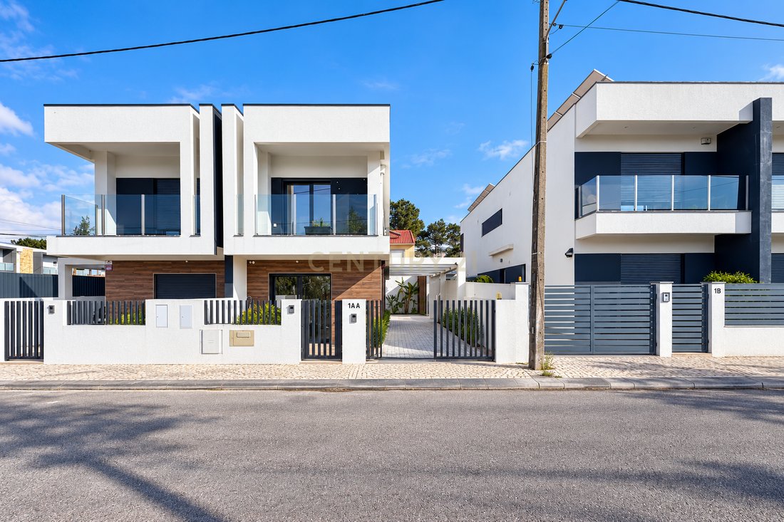 Villa in Fernão Ferro, Setúbal Municipality, Portugal 1 - 19077178