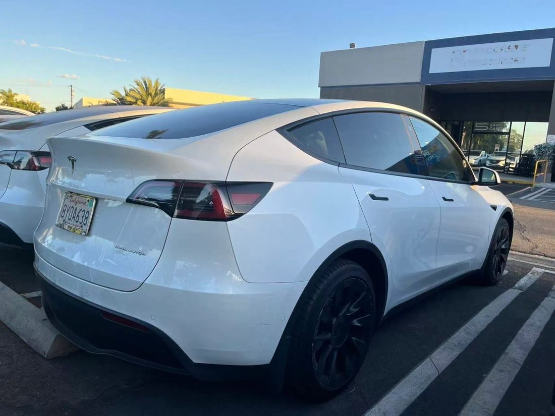 Suv in Costa Mesa, CA, United States 2 - 19081623