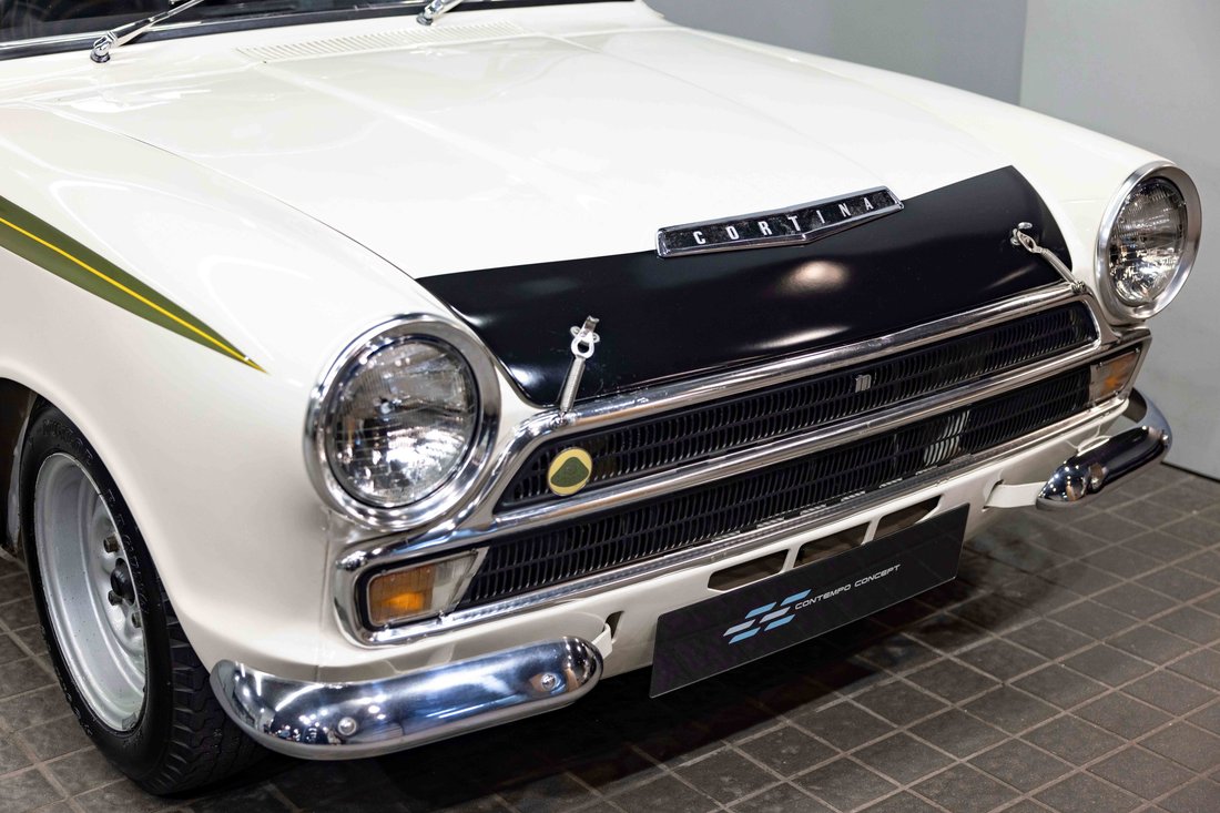 Race Car in Kwun Tong, Hong Kong 2 - 19083562