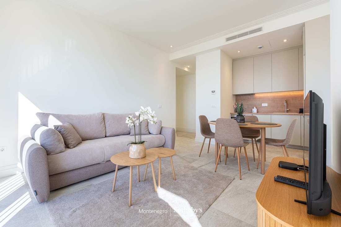Apartment in Milovići, Tivat Municipality, Montenegro 2 - 19081316