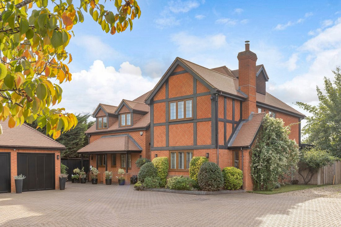 House in Sunbury, England 1 - 19077094