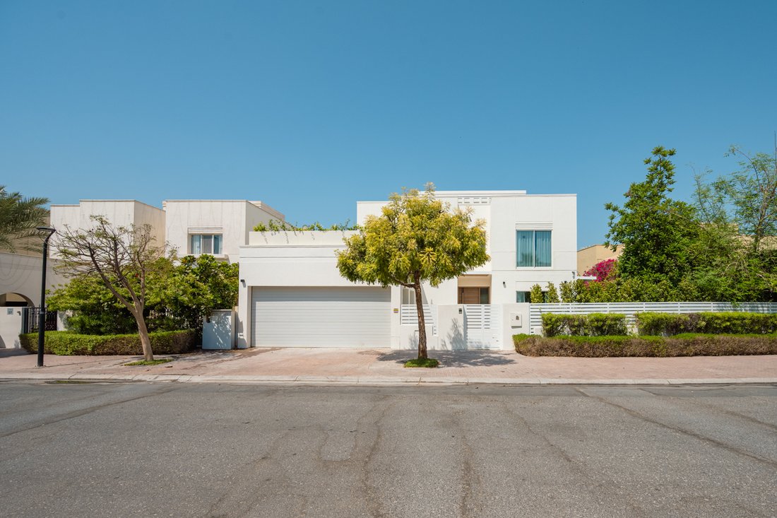 Villa in Al Wasl, Dubai, United Arab Emirates 1 - 19076368