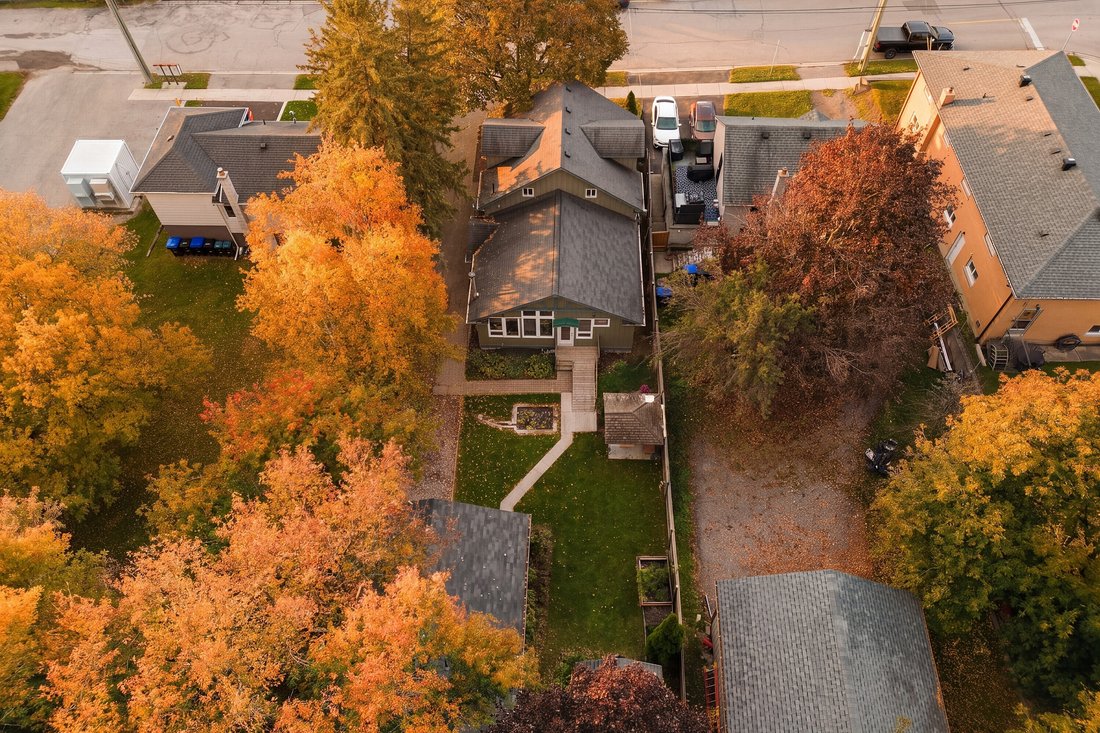 House in Bradford West Gwillimbury, Ontario, Canada 1 - 19084289