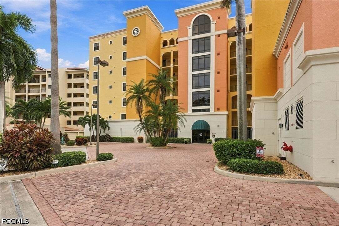 Condo in Cape Coral, Florida, United States 1 - 19082580