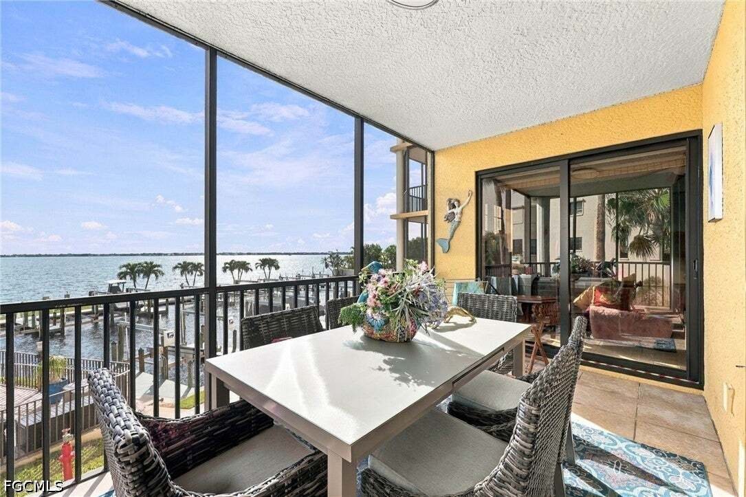 Condo in Cape Coral, Florida, United States 2 - 19082580