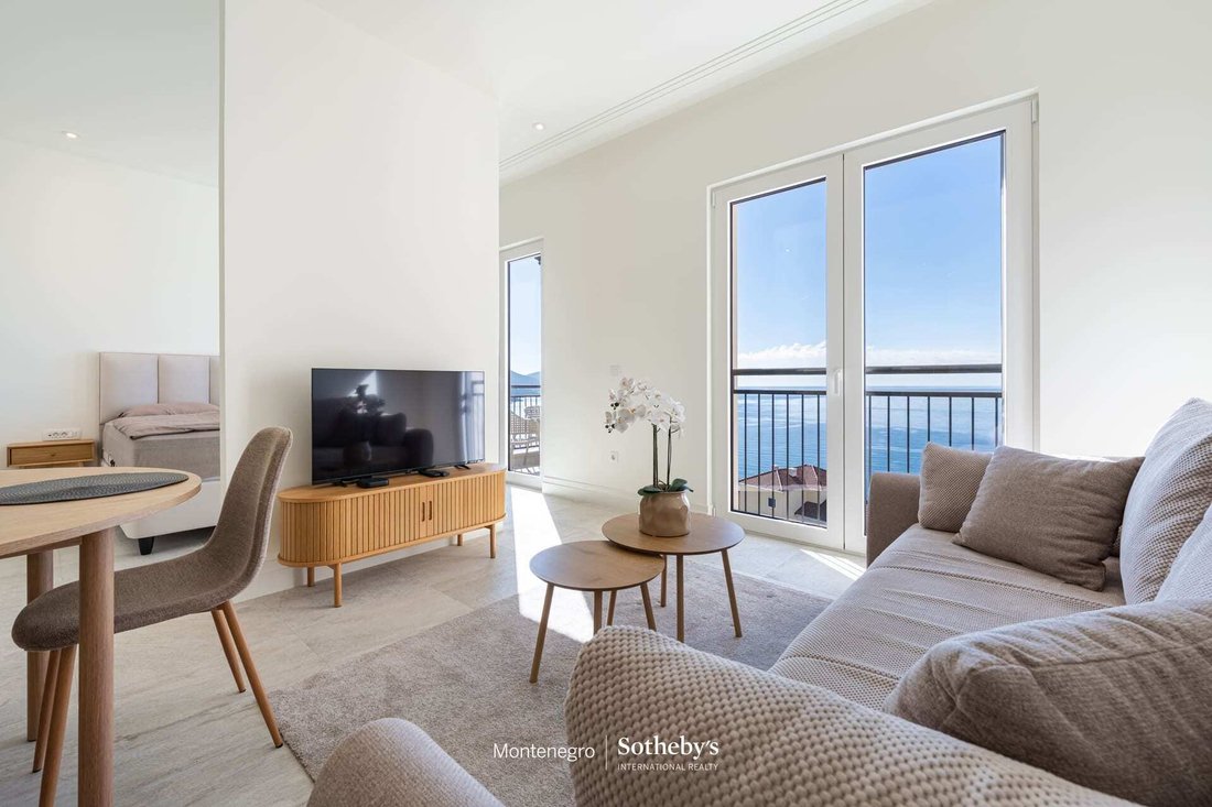 Apartment in Milovići, Tivat Municipality, Montenegro 4 - 19081316