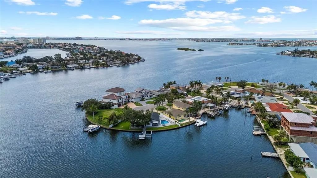 House in St. Petersburg, Florida, United States 1 - 19082152
