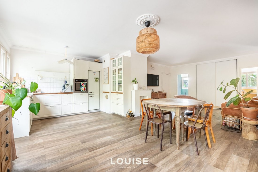 Apartment in Pavé des Gardes, Chaville, France 4 - 19076526