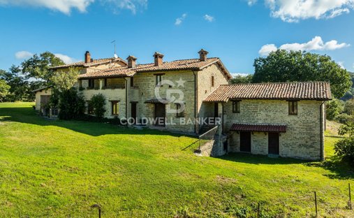 Casa di campagna a Gubbio, Umbria, Italia 1