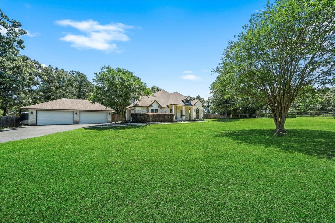 House in Willis, Texas, United States 4 - 19078913
