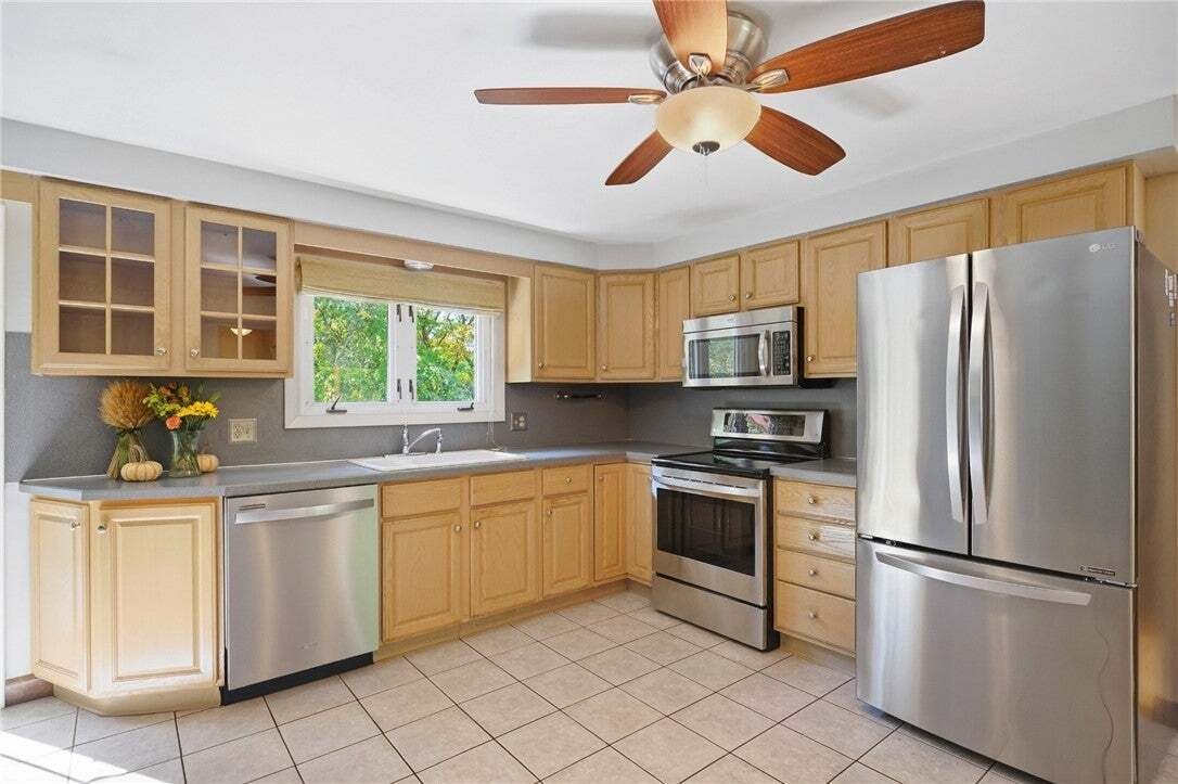 House in North Smithfield, Rhode Island, United States 5 - 19045478