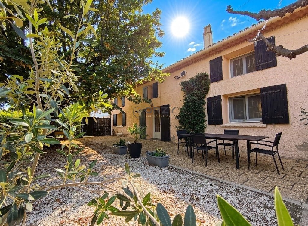 Country House in Noves, Provence-Alpes-Côte d'Azur, France 2 - 19076541