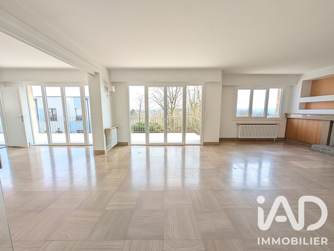 House in Mareil-Marly, Ile-de-France, France 2 - 19078350