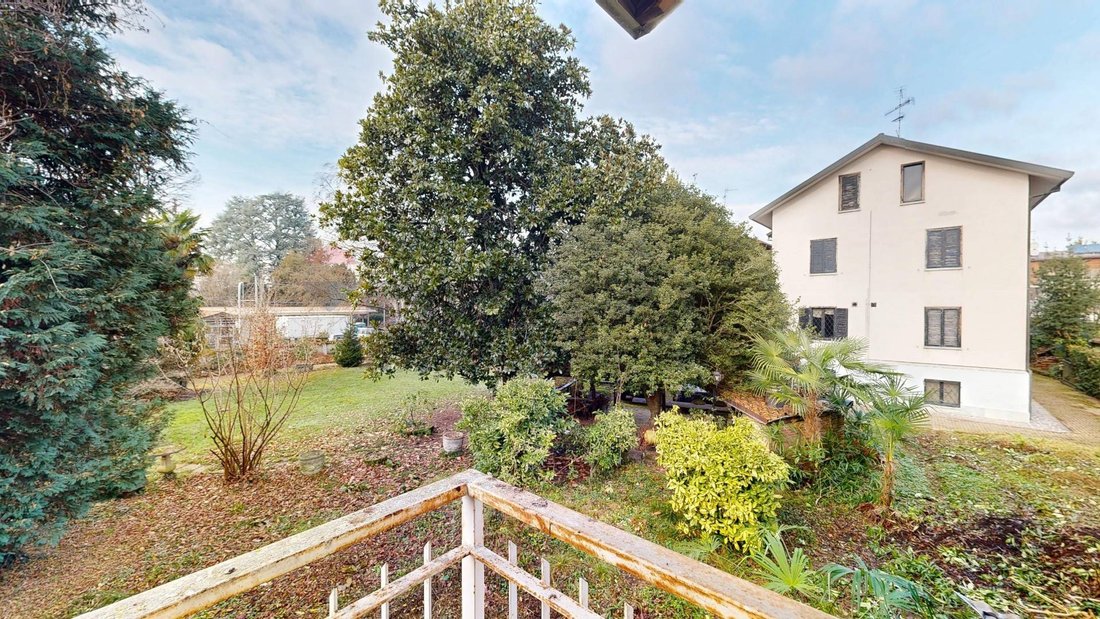Villa a Venegono Superiore, Lombardia, Italia 2 - 19076132