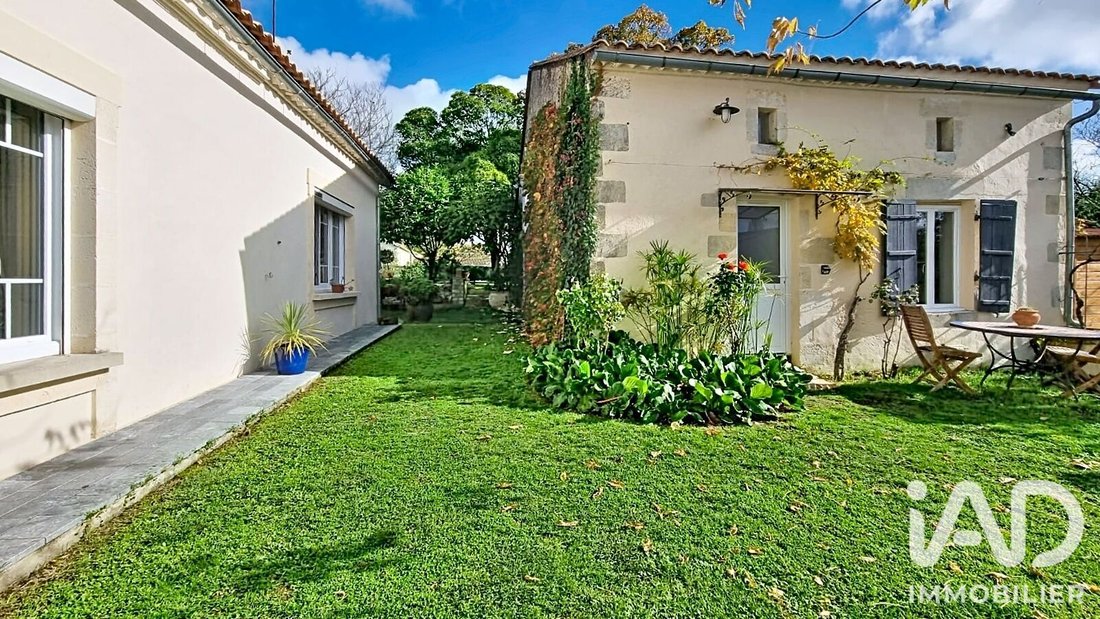 House in Saint-Ciers-sur-Gironde, Nouvelle-Aquitaine, France 4 - 19078322