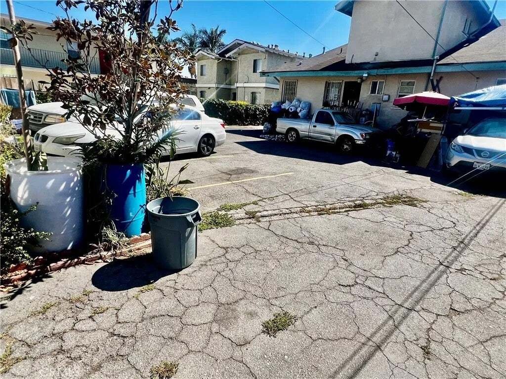 Los Angeles, California, United States 5 - 19079074