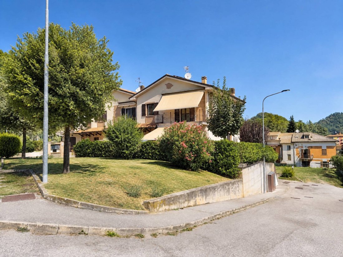 Villa en Comunanza, Marcas, Italia 4 - 19076160