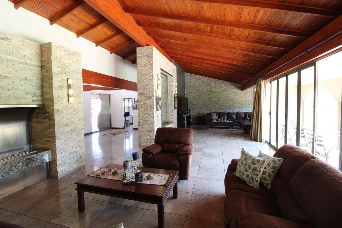 Rancho en Van Der Hoff Park, Noroeste, Sudáfrica 5 - 19084923