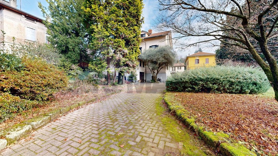 Villa a Venegono Superiore, Lombardia, Italia 1 - 19076132