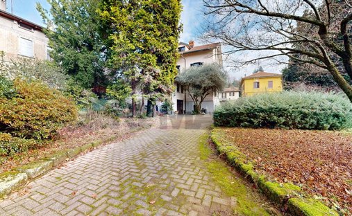 Villa à Venegono Superiore, Lombardie, Italie 1